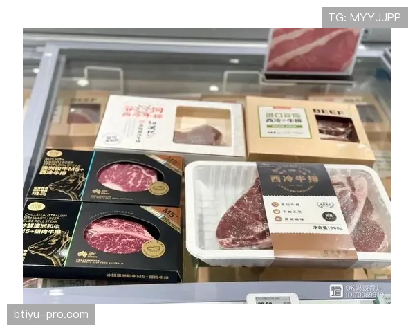 阿尔瓦雷斯训练完直接去超市抢购牛排，这食量谁顶得住